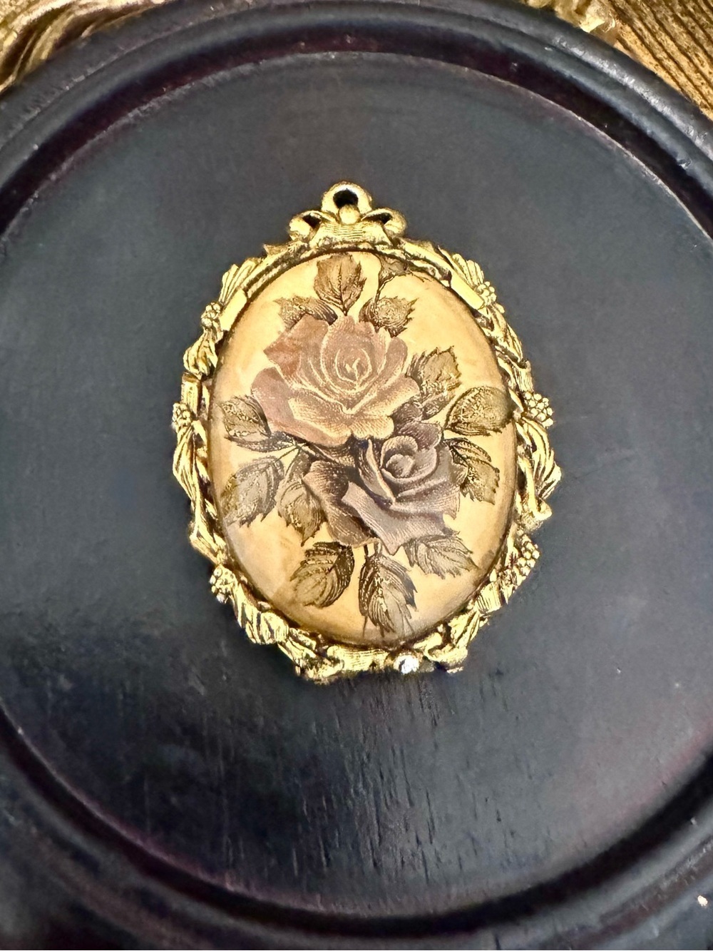 Vintage MAX FACTOR Victorian Rose Perfume Locket